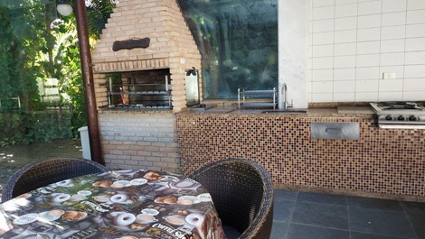 CASA TEMPORADA PRAIA GUARATUBA/BERTIOGA 80METRO DA AREIA