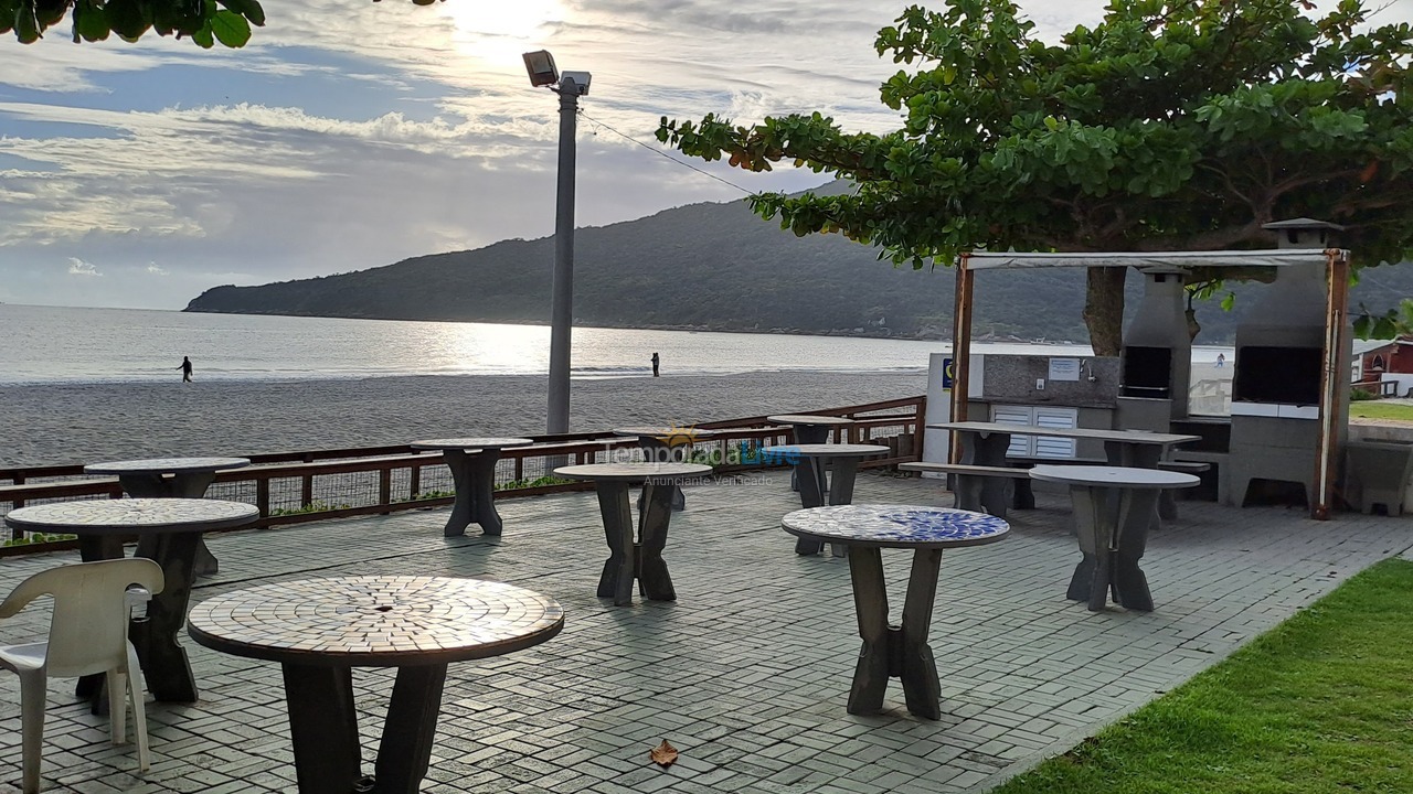 Apartamento para aluguel de temporada em Florianopolis (Praia dos Ingleses)