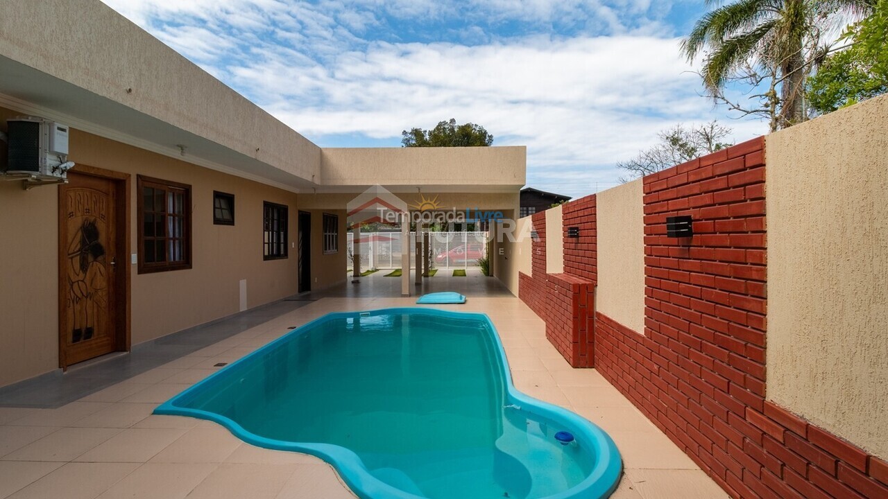 Casa para aluguel de temporada em Bombinhas (Mariscal)