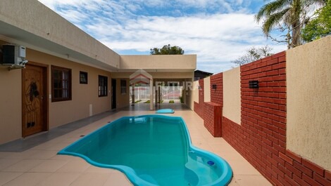 CASA C/ PISCINA ALUGUEL DE TEMPORADA - MARISCAL BOMBINHAS SC (LC002EF)