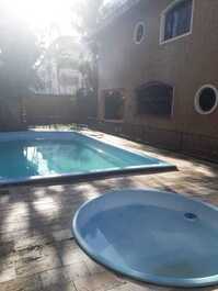 Mansión con piscinas