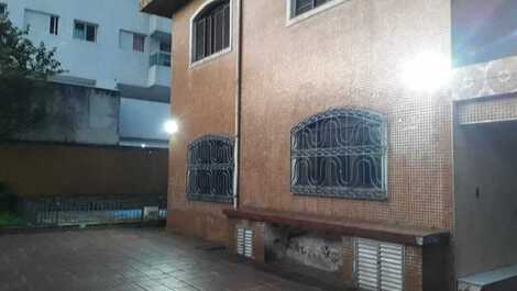 Mansión con piscinas