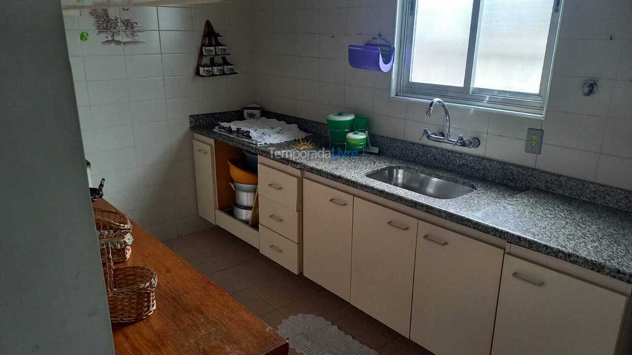 Apartment for vacation rental in Guarujá (Enseada)