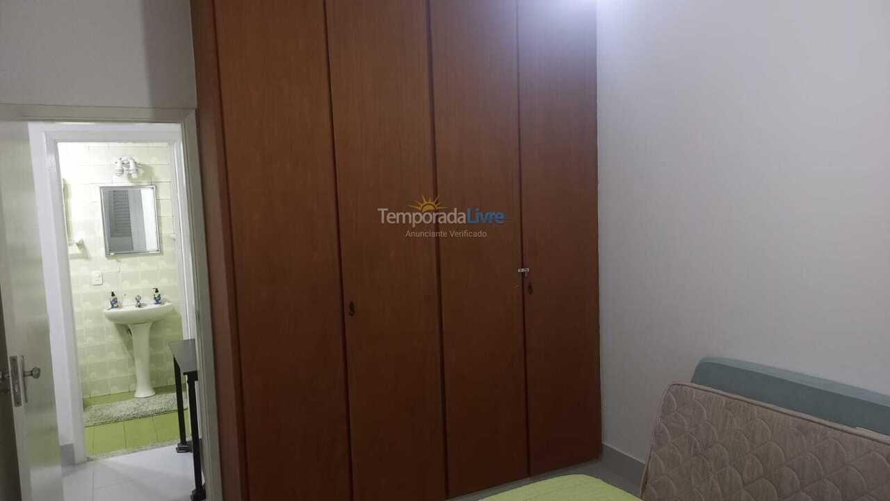 Apartamento para aluguel de temporada em Santos (Boqueirão)