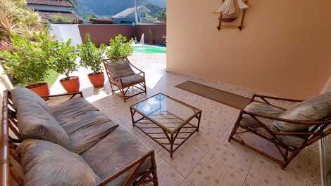 CONDOMINIO DE SONIDO CERRADO CON PISCINA