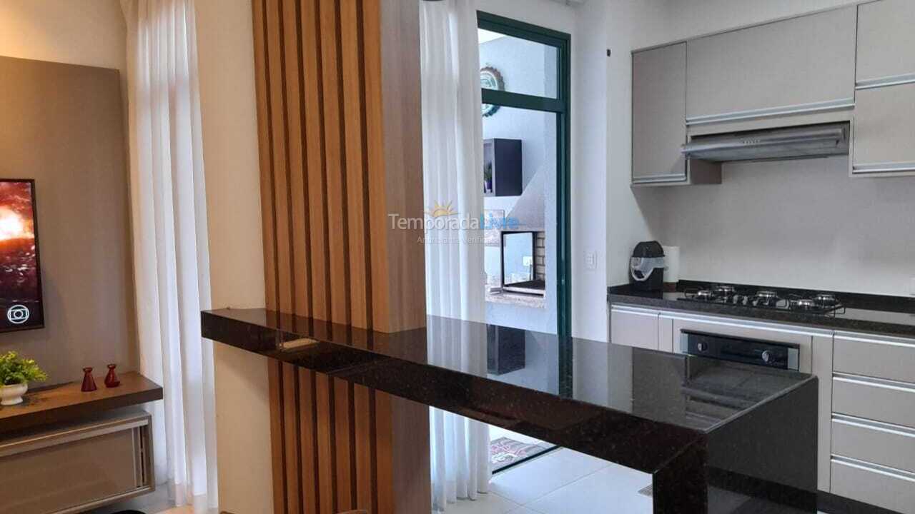 Apartamento para aluguel de temporada em Ubatuba (Praia Grande)