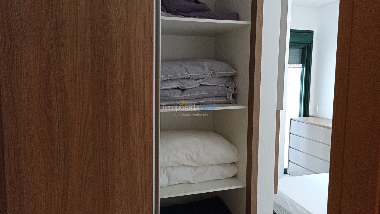 Apartamento para aluguel de temporada em Ubatuba (Praia Grande)