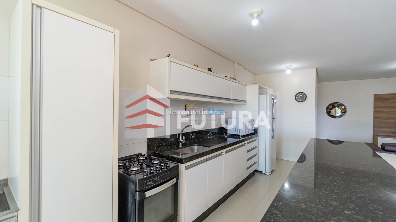 Apartamento para aluguel de temporada em Bombinhas (Canto Grande)