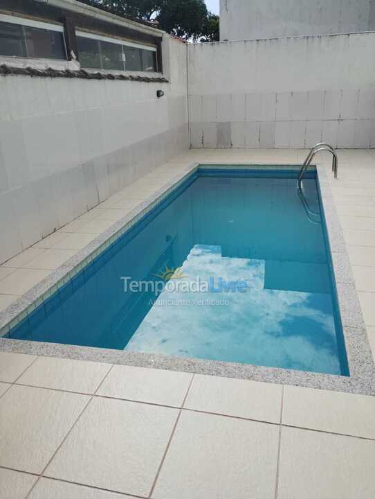 Apartamento para aluguel de temporada em Rio das Ostras (Costa Azul)