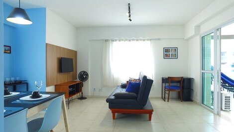 Edificio con salida a la costanera -