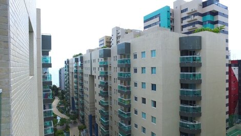 Edificio con salida a la costanera -