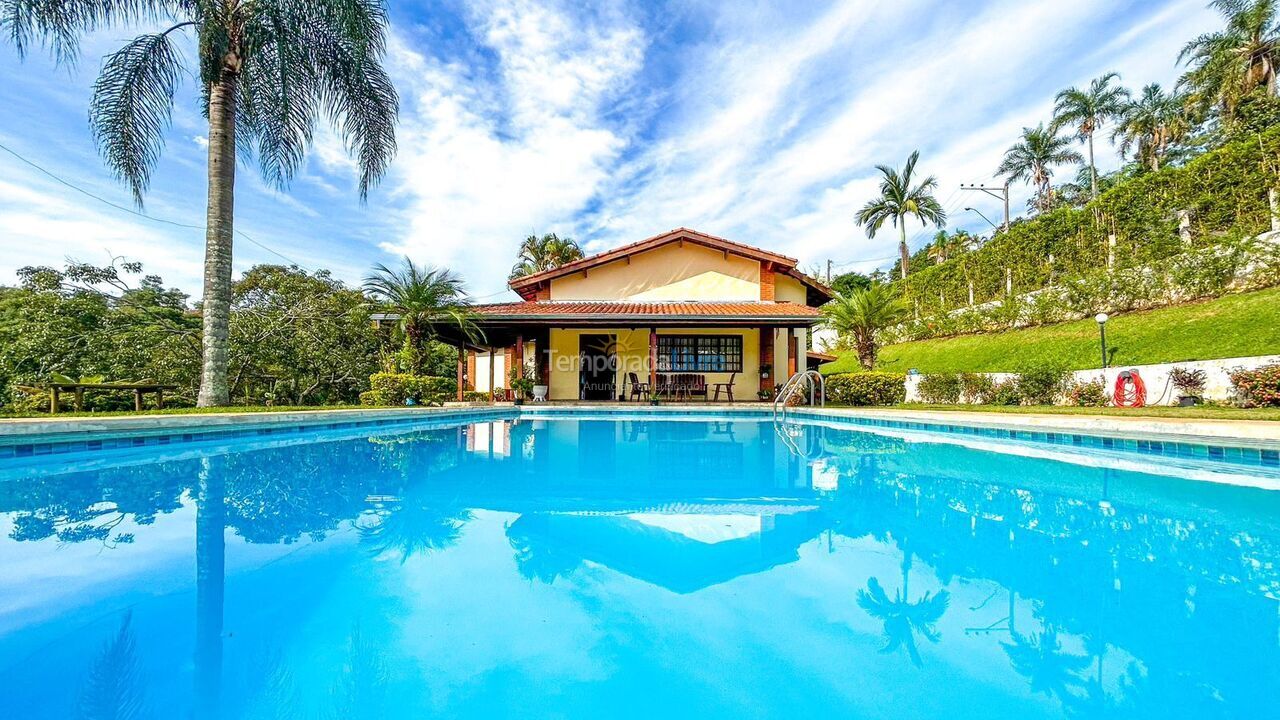 Ranch for vacation rental in Mairinque (Condomínio Porta do Sol)