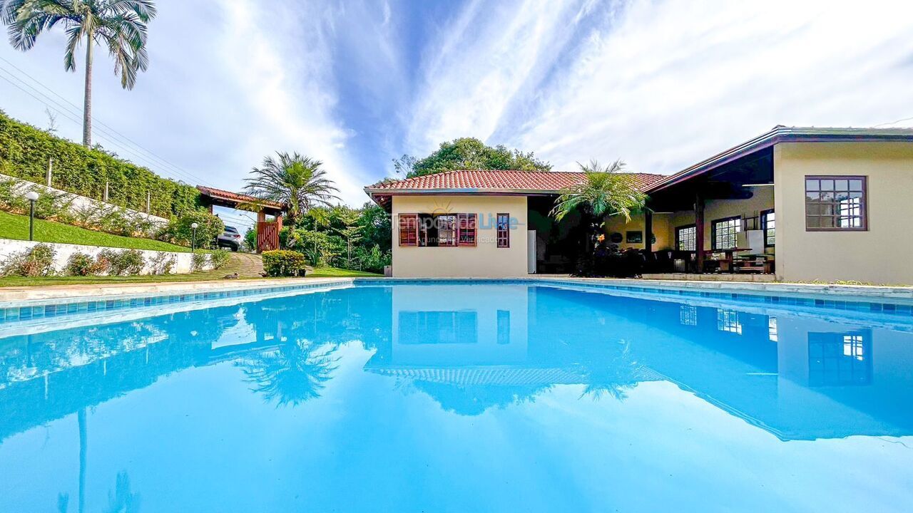 Ranch for vacation rental in Mairinque (Condomínio Porta do Sol)