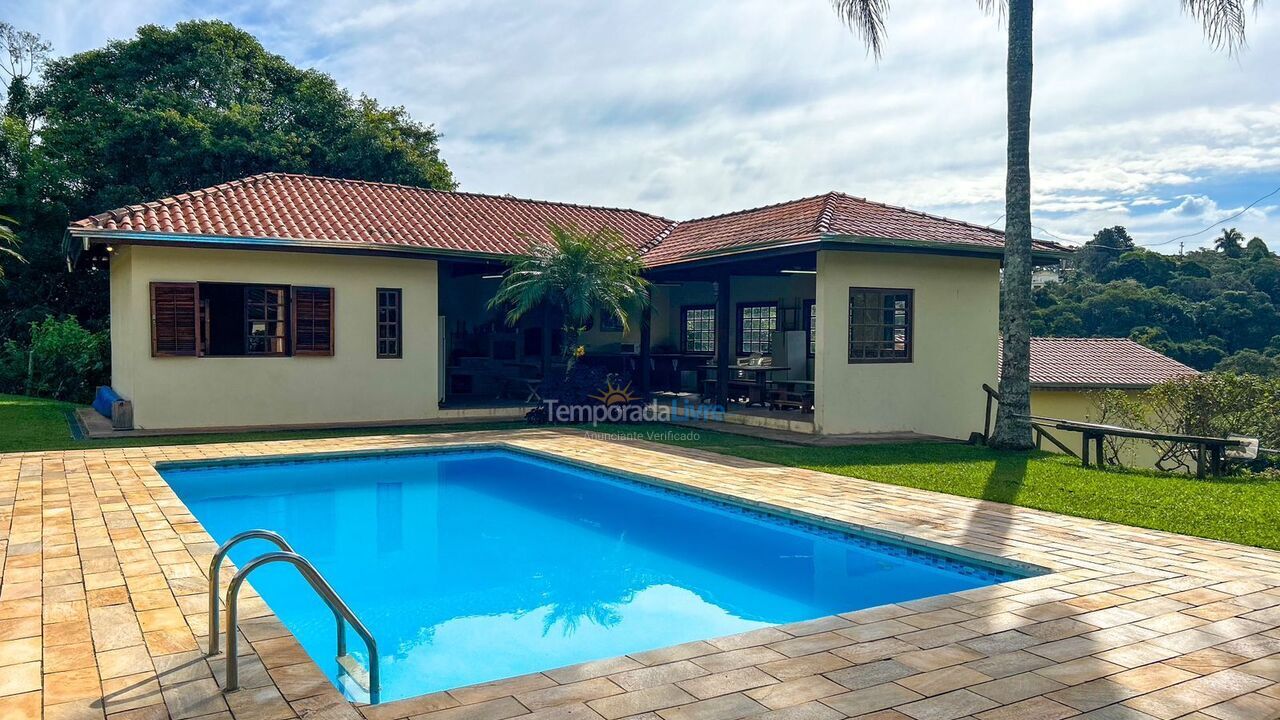 Ranch for vacation rental in Mairinque (Condomínio Porta do Sol)