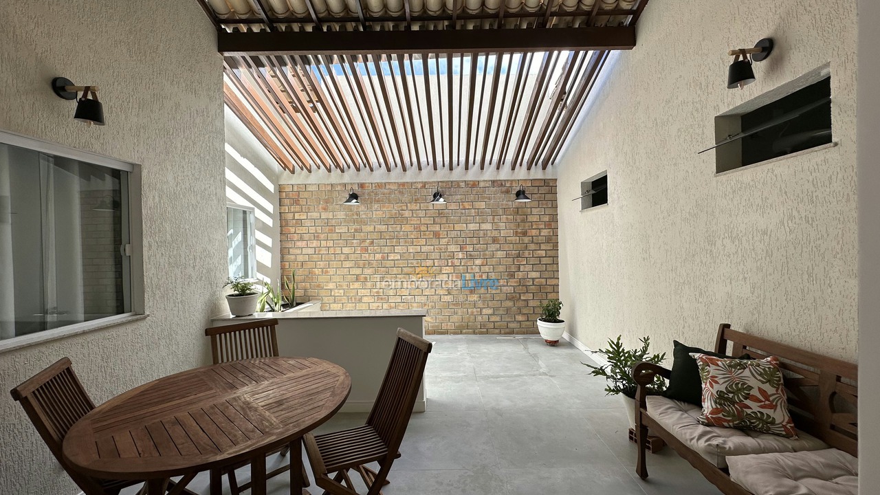 Casa para aluguel de temporada em Camaçari (Praia de Guarajuba)