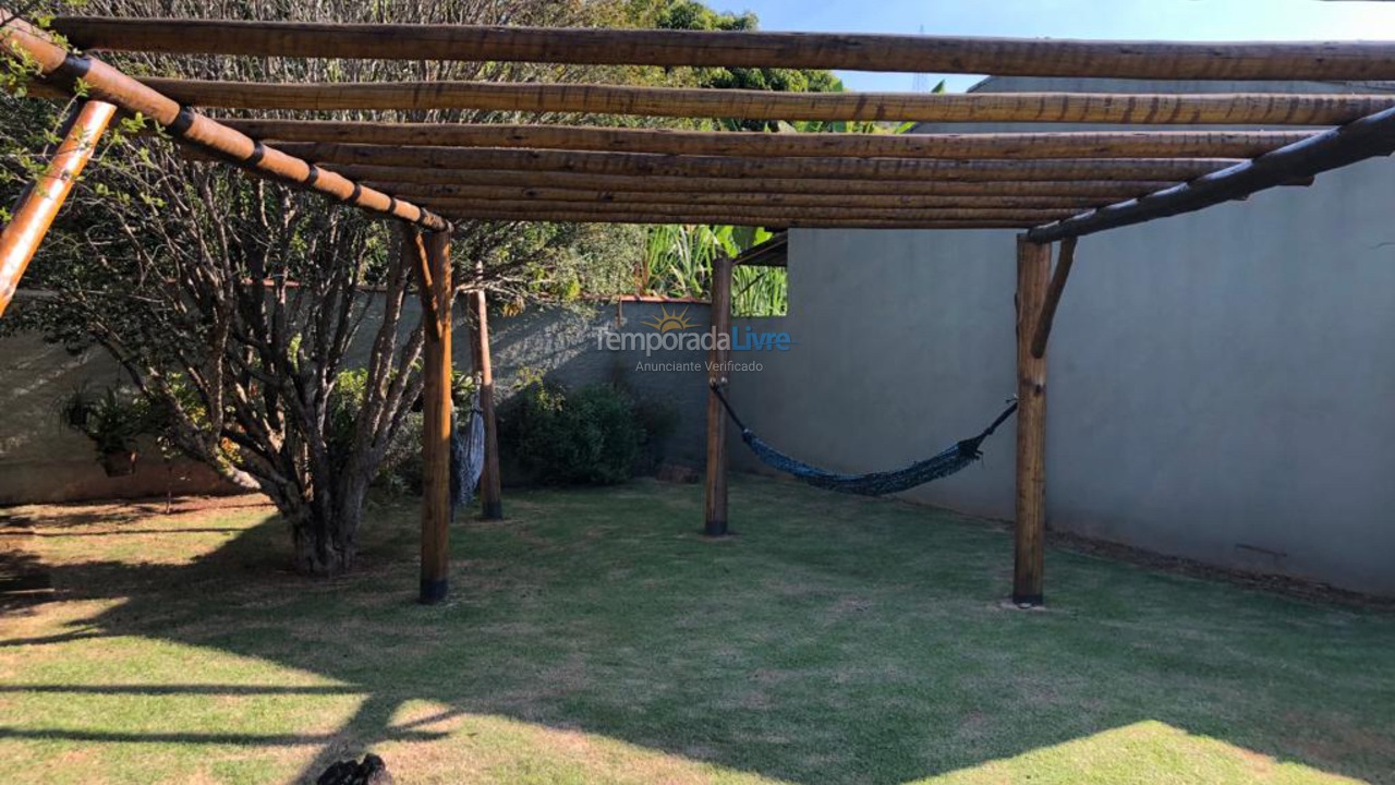 Chácara / sítio para aluguel de temporada em Socorro (Pompéia)