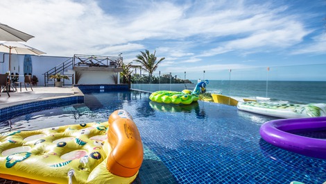 Piscina (boias não incluídas) 