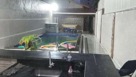 Beautiful House With Pool, Barbecue Covered Deck Near Beach