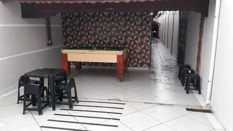 Beautiful House With Pool, Barbecue Covered Deck Near Beach