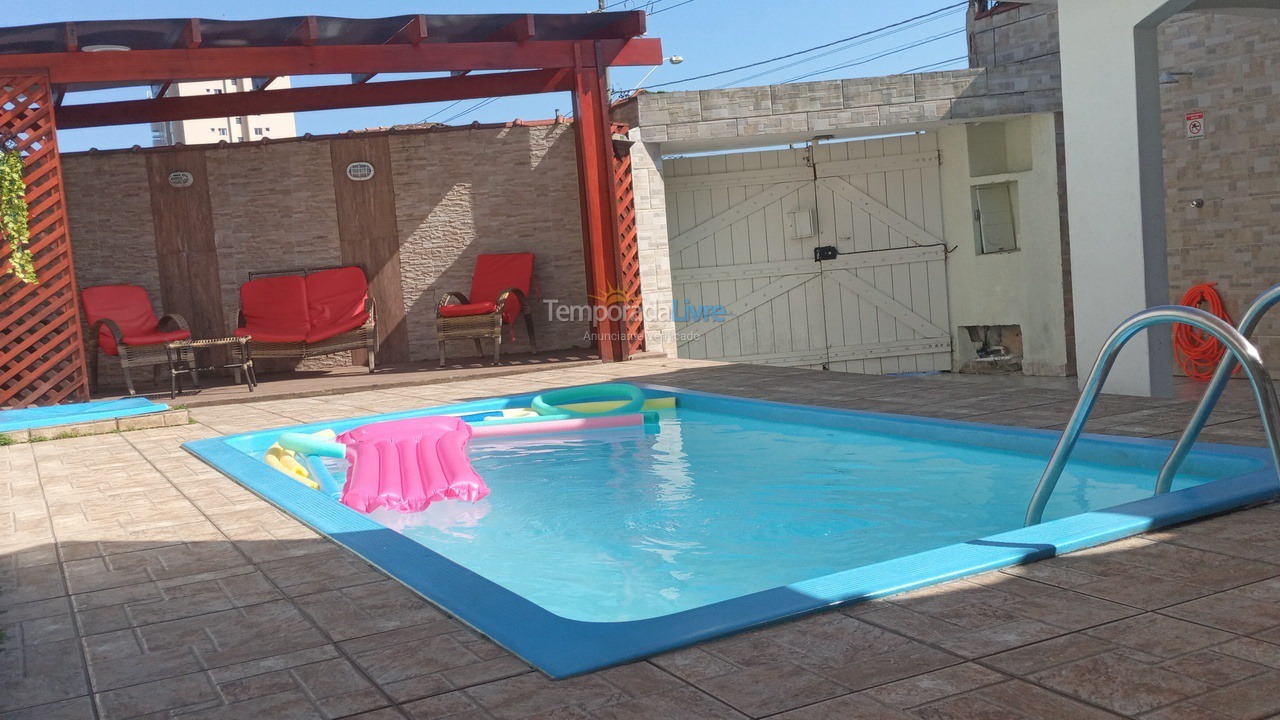 Casa para aluguel de temporada em Praia Grande (Vila Mirim)