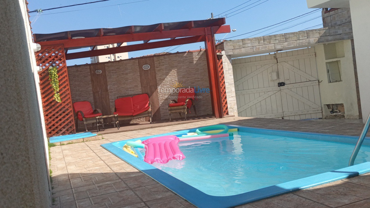 Casa para aluguel de temporada em Praia Grande (Vila Mirim)