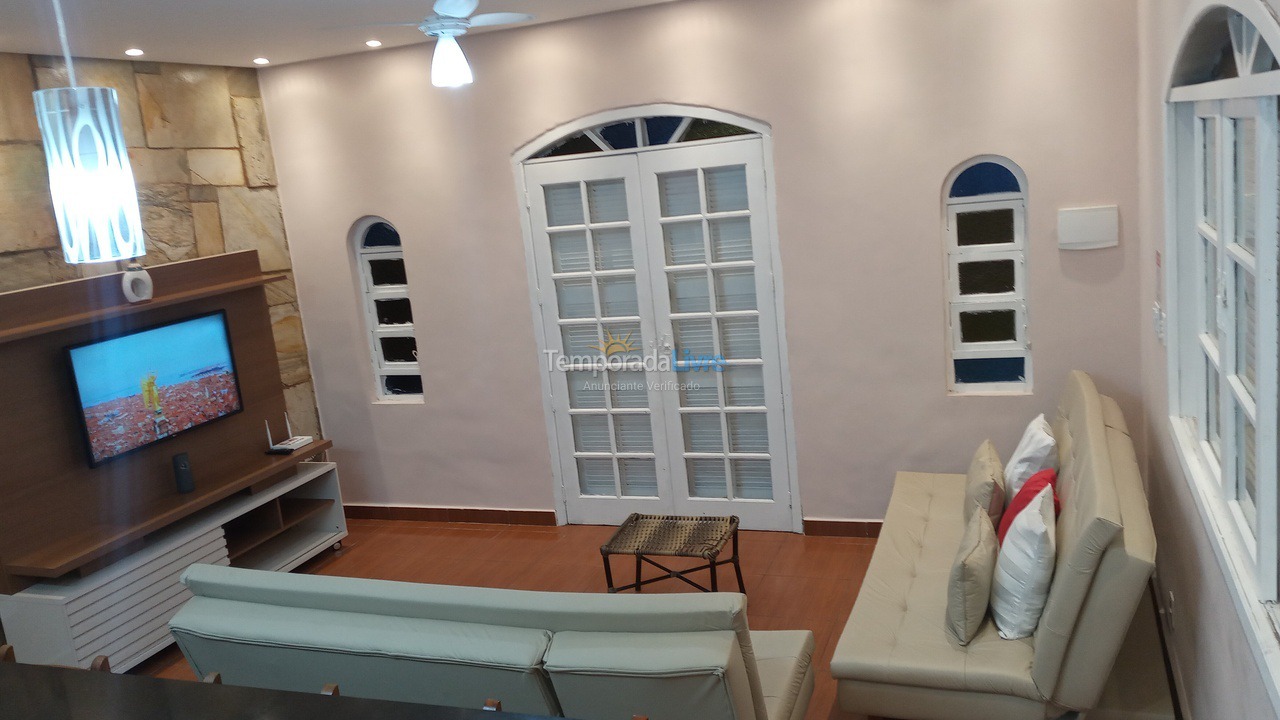 Casa para aluguel de temporada em Praia Grande (Vila Mirim)