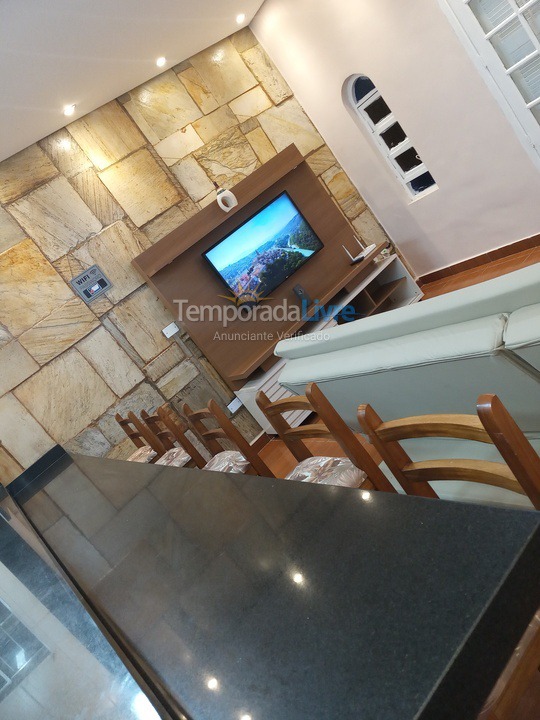 Casa para aluguel de temporada em Praia Grande (Vila Mirim)