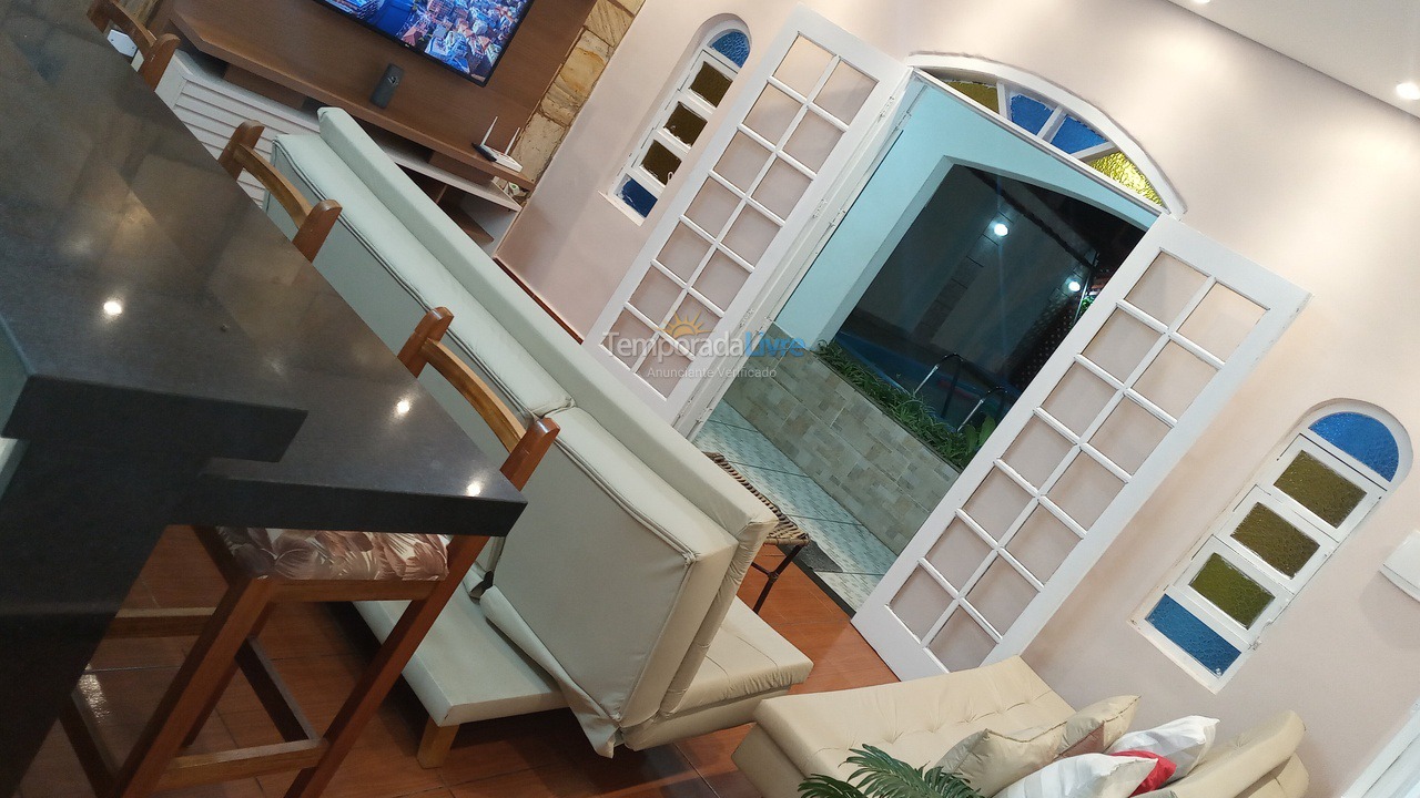 Casa para aluguel de temporada em Praia Grande (Vila Mirim)