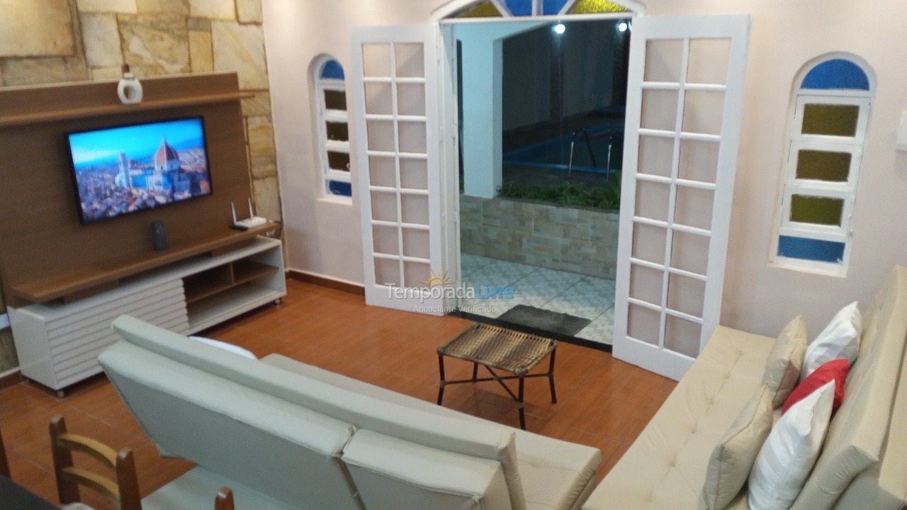 Casa para aluguel de temporada em Praia Grande (Vila Mirim)