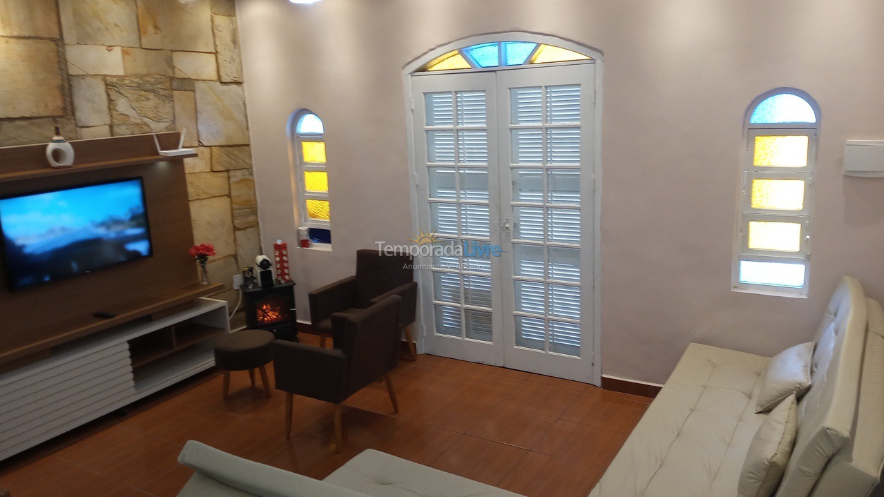 Casa para aluguel de temporada em Praia Grande (Vila Mirim)