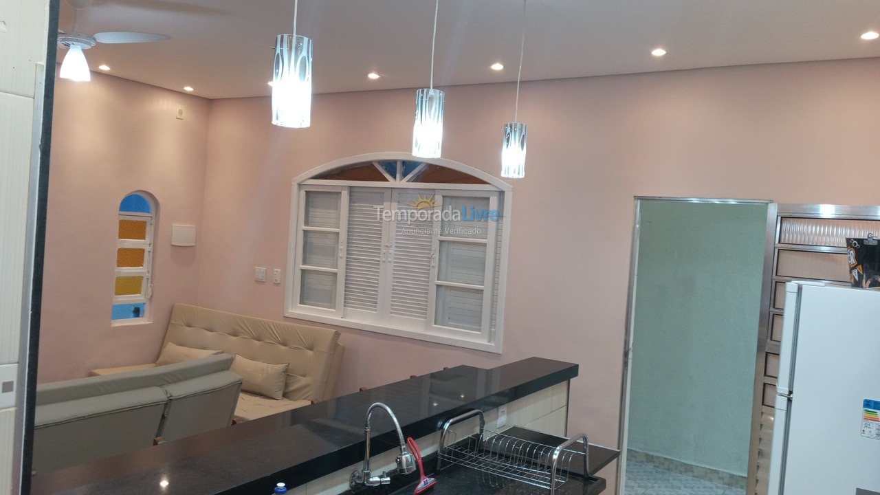 Casa para aluguel de temporada em Praia Grande (Vila Mirim)