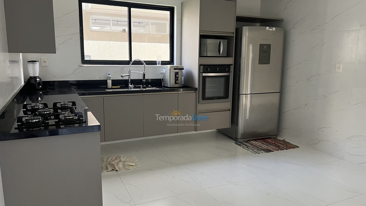 Casa para aluguel de temporada em Camaçari (Praia de Guarajuba)