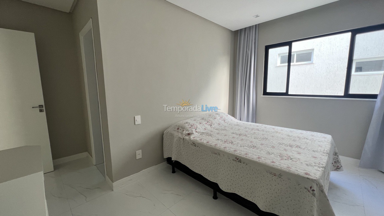 Casa para aluguel de temporada em Camaçari (Praia de Guarajuba)