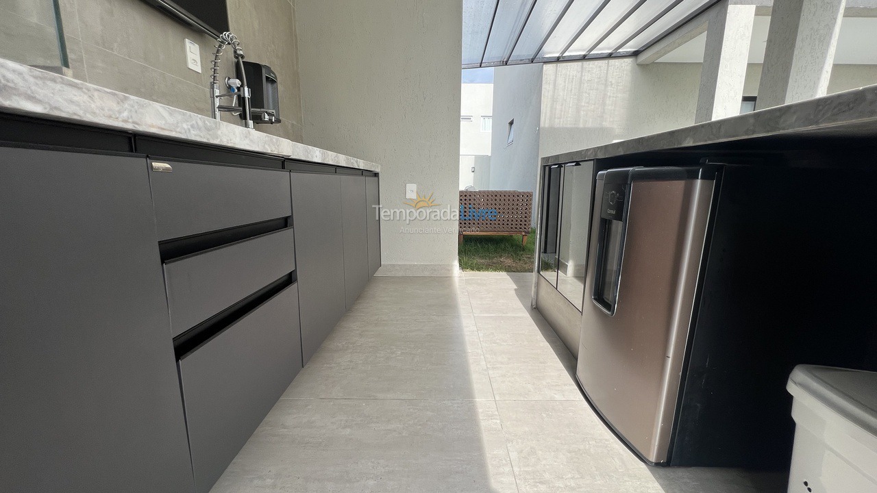 Casa para aluguel de temporada em Camaçari (Praia de Guarajuba)