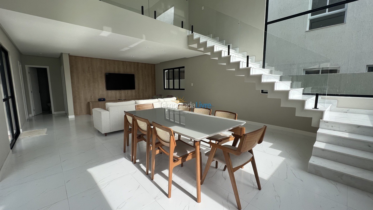 Casa para aluguel de temporada em Camaçari (Praia de Guarajuba)