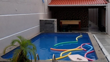 Beautiful House With Pool, Barbecue Covered Deck Near Beach