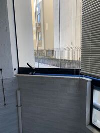 Excelente apto, 1 quarto, 30 mts da praia e 250 mts do Centrinho