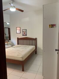 Excelente apto, 1 quarto, 30 mts da praia e 250 mts do Centrinho