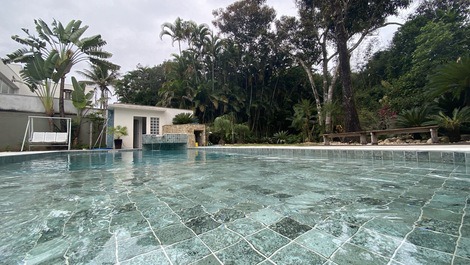 Mansion in Riviera de São Lourenço