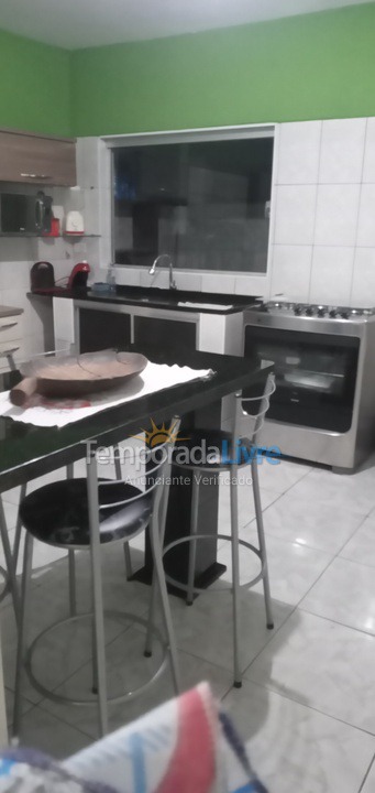 Casa para aluguel de temporada em Ubatuba (Pereque Açu)