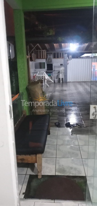 Casa para aluguel de temporada em Ubatuba (Pereque Açu)