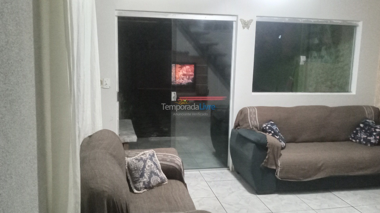 Casa para aluguel de temporada em Ubatuba (Pereque Açu)