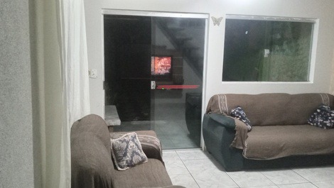Sobrado, familiar, confortável com Wi Fi.