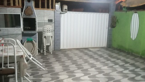 Sobrado, familiar, confortável com Wi Fi.