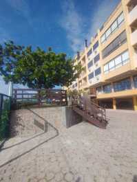 SEU APARTAMENTO PÉ NA AREIA NA PRAIA DE CANASVIEIRAS!