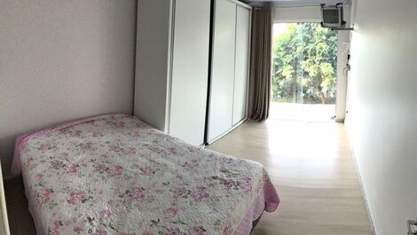 LINDA CASA DE VERANEIO NO LAGO DIVISA SC COM RS