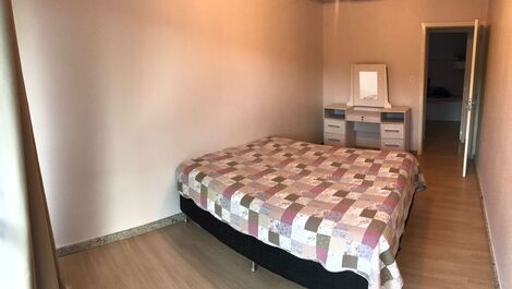 LINDA CASA DE VERANEIO NO LAGO DIVISA SC COM RS