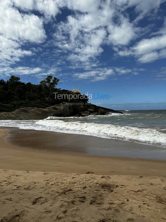 Apartment for vacation rental in Guarapari (Praia do Morro)