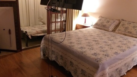 Suíte de casal com antecâmara de solteiro