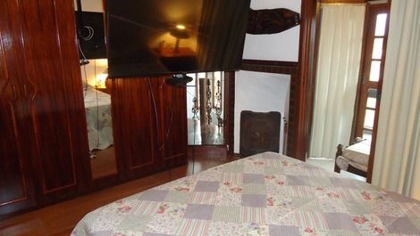 Suíte de casal com tv 50'